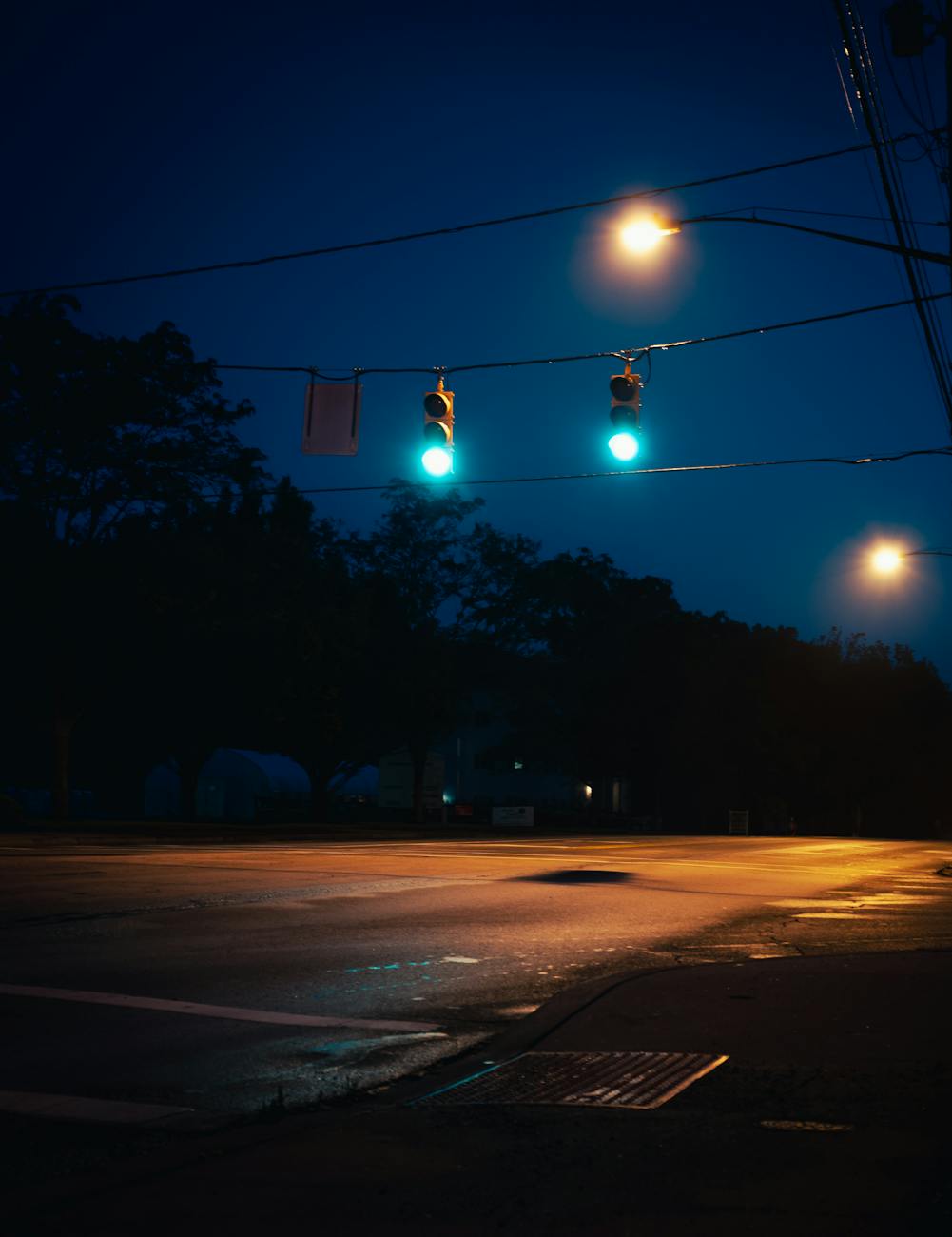 green traffic light on the street